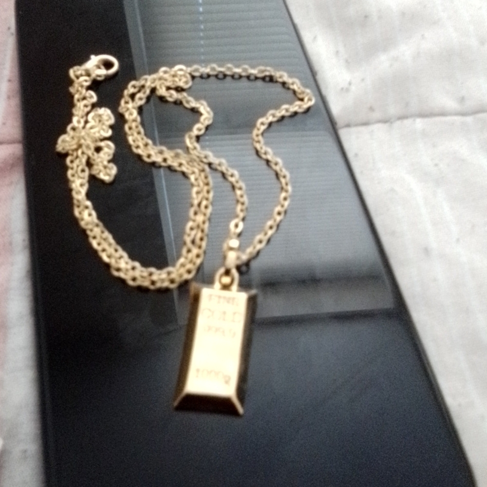 Gold plated necklace and pendant